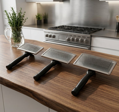 Les trois tailles M, L et XL de la brosse à picots côte à côte (vendue à l'unité)